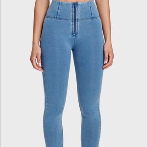 Freddy High-Rise Light Blue Stretch Jeans Size Small